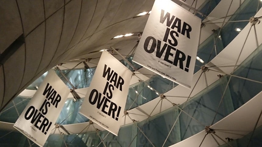 『WAR IS OVER（戦争は終わる）』