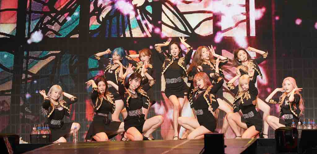 IZ*ONEライブレポート「WIZ*ONEの皆さんの愛情があるから、私たちも