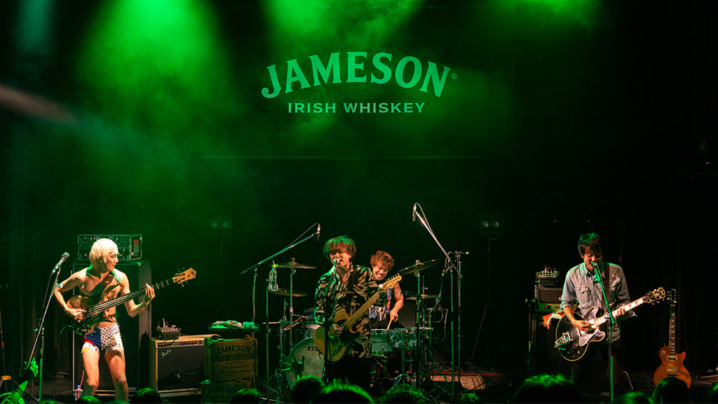 渋谷ハロウィン前夜祭 グドモ Dats Finlandsが共演 Jameson Halloween Live レポ Rolling Stone Japan ローリングストーン ジャパン
