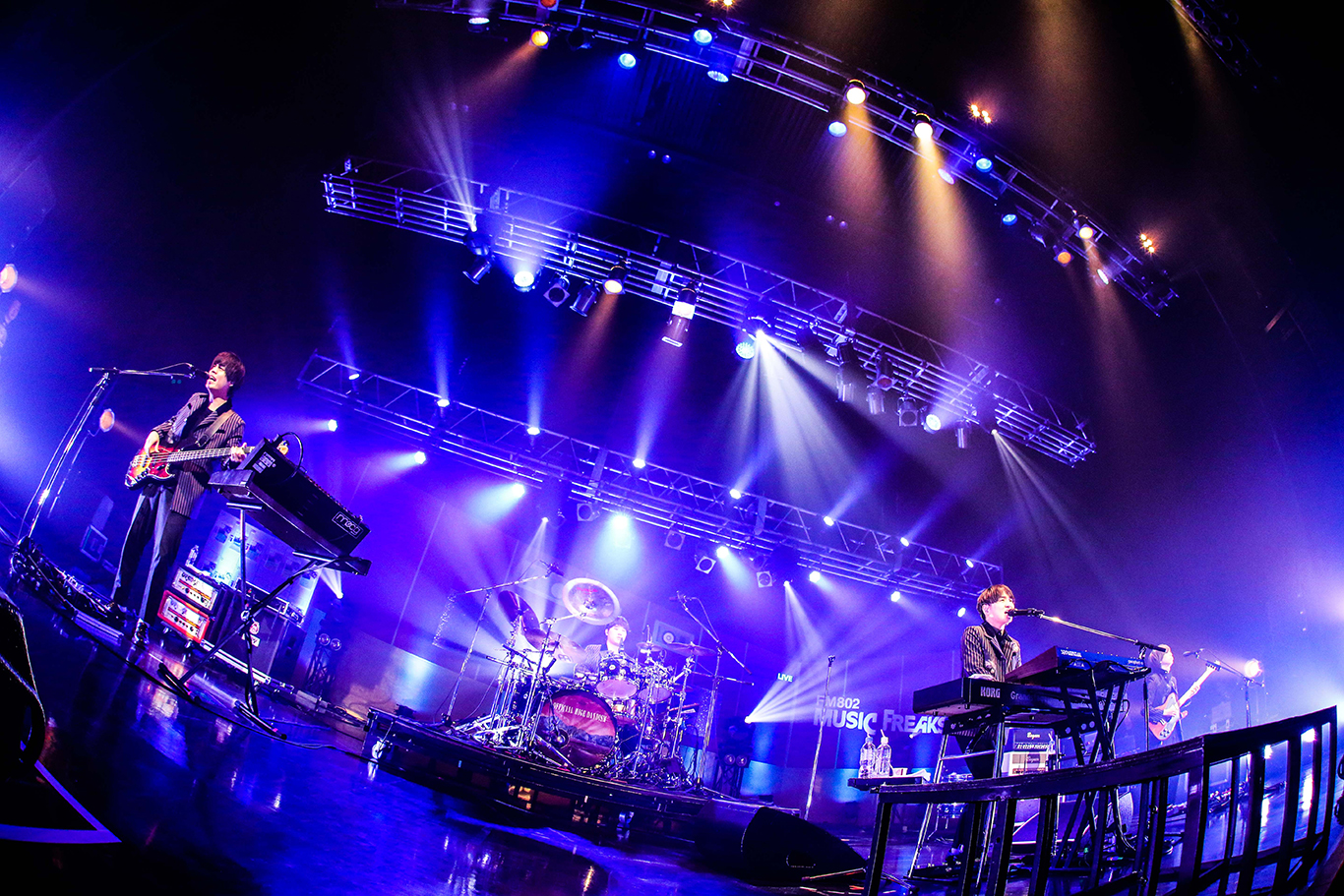 ヒゲダンとsumika、サプライズと熱狂に満ちた華麗なる競演 | Rolling