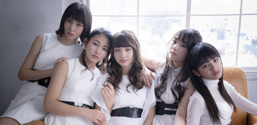 全国数万人から選び抜かれた5人組ガールズユニット「821」、デビュー曲