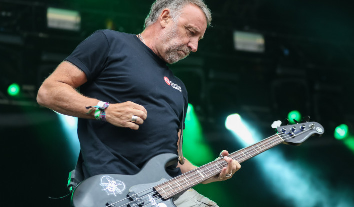 ピーター フックが語るジョイ ディヴィジョンの永遠性 ニュー オーダーとの確執 Rolling Stone Japan ローリングストーン ジャパン