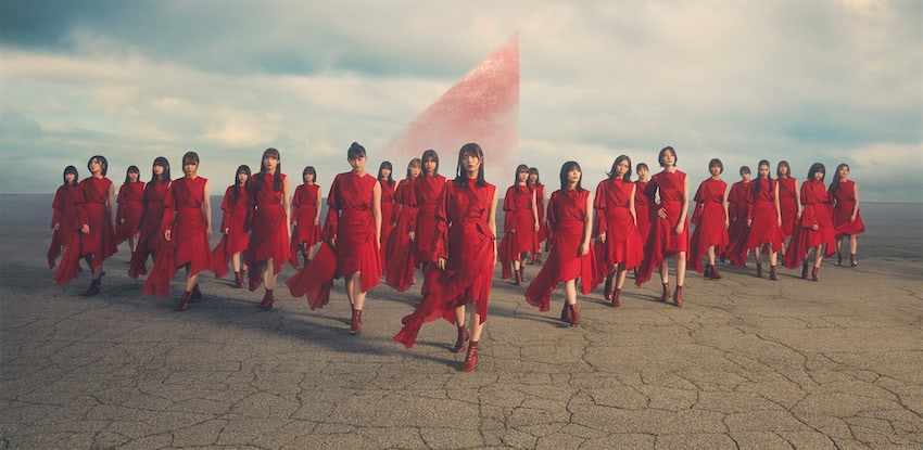 櫻坂46、強い女性を表現した赤い衣装の新ビジュアル公開 | Rolling