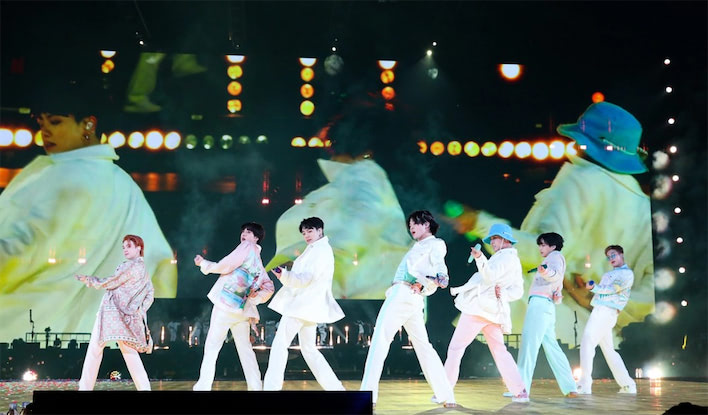 BTS、LA公演最終日レポート 満員のスタジアムで見せつけた「圧倒的な