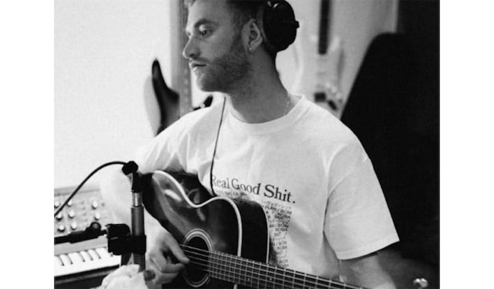 トム・ミッシュが奏でる救済の音楽 「歌とギター」の穏やかな名盤5選 