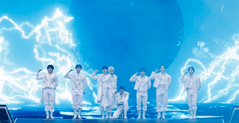 Stray Kids、日本で初のスタジアム公演スタート、新曲「Hollow」全世界