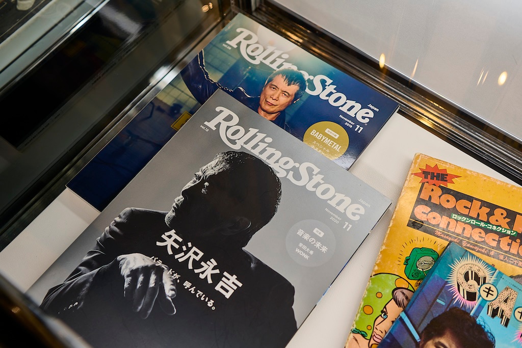 俺たちの矢沢永吉展注目！フォトスペース、マイクスタンド タオル付き！ 俺たちの矢沢永吉展注目！フォトスペース、マイクスタンド