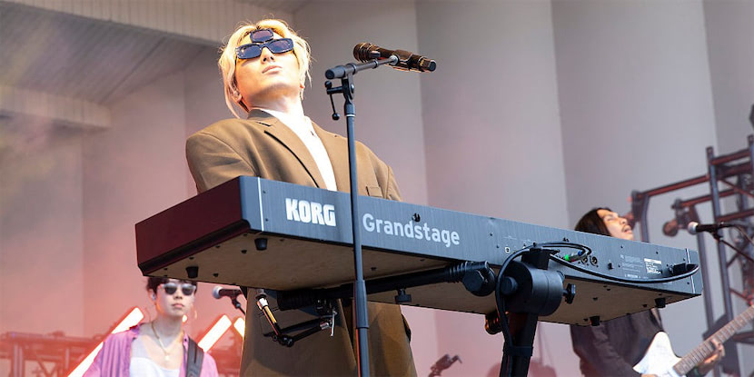 藤井 風が世界最大級フェス「ロラパルーザ」で躍動、米ローリング