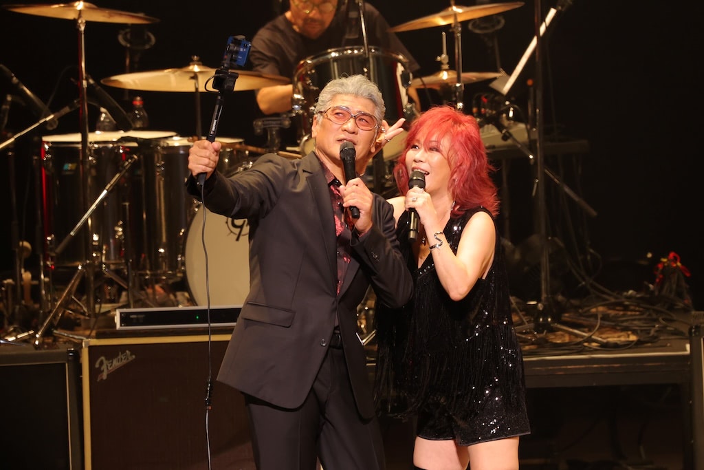 吉川晃司、5000人の観客に祝福された還暦の誕生日スペシャルライブ