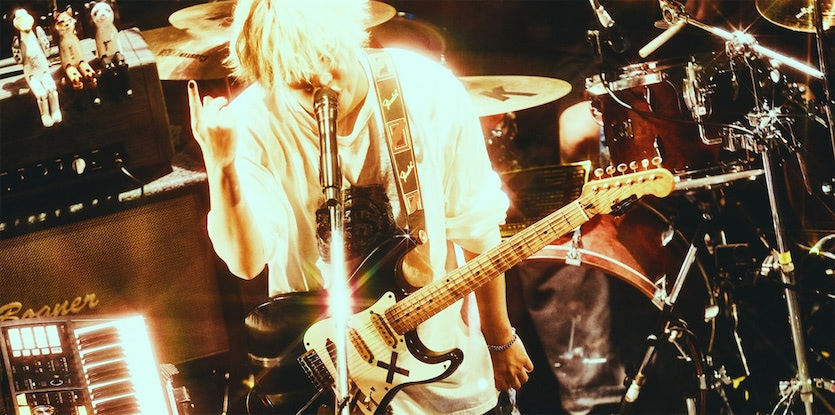 秋山黄色、ゲストにCLAN QUEENを招いた東京キネマ倶楽部での饗宴閉幕