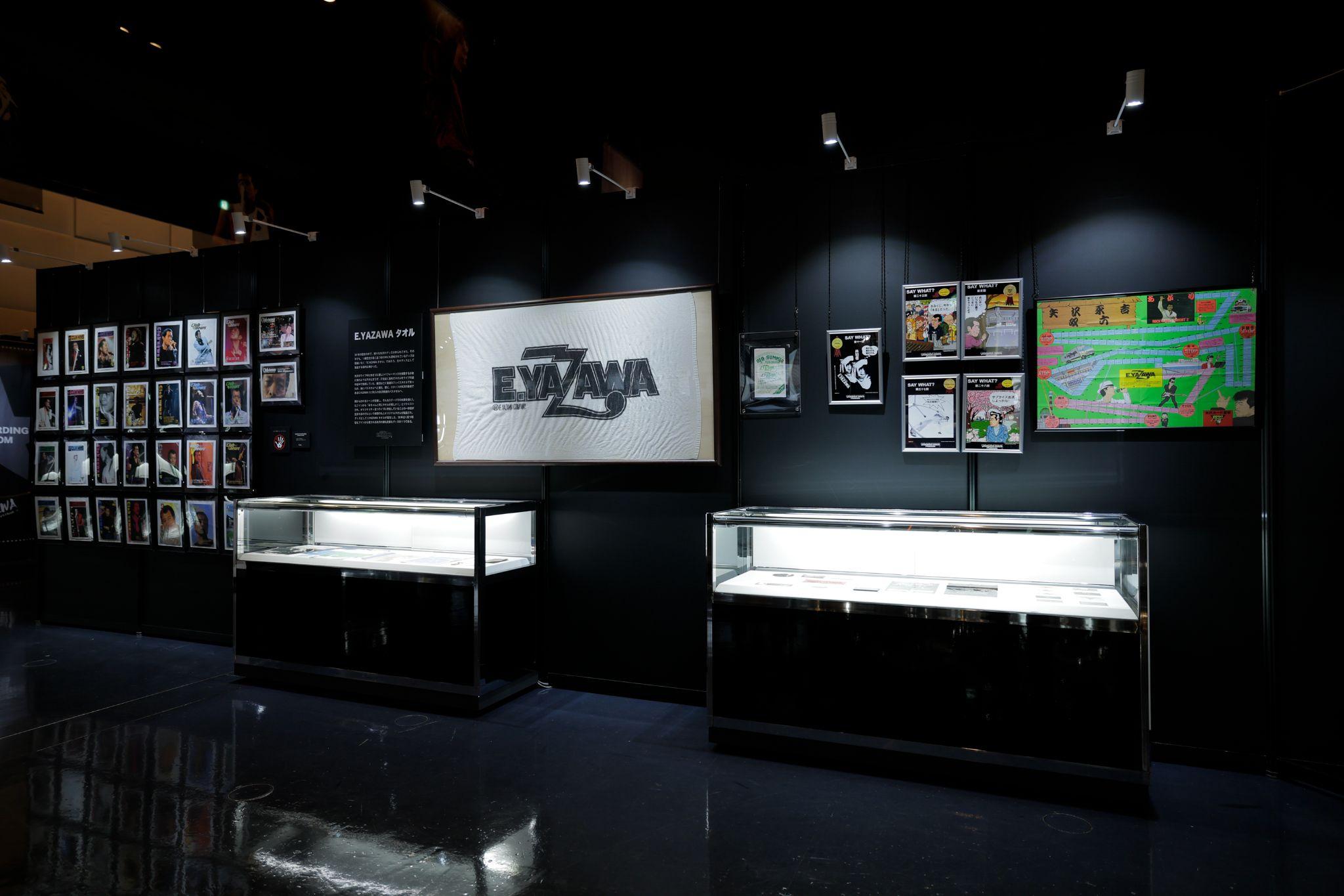 俺たちの矢沢永吉展で展示されたJAPANESE DREAMステンカラーコート 俺