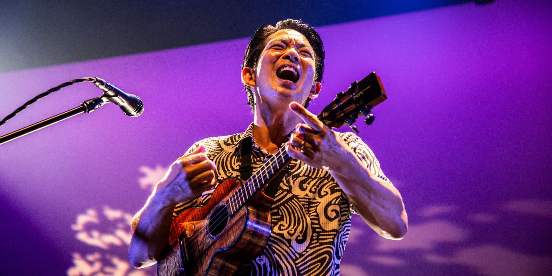 値引可‼️レア　新品ジェイクシマブクロのツアーTシャツ2枚とウクレレ楽譜など 値引可‼️レア 新品ジェイクシマブクロのツアーTシャツ2枚とウクレレ