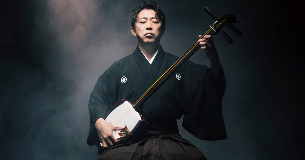 上妻宏光、ソロ25周年作『繋 -TSUNAGU-』が問う伝統と越境 津軽三味線